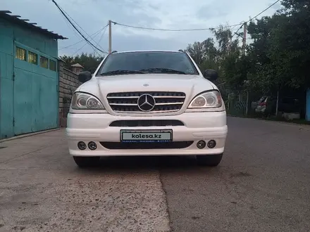 Mercedes-Benz ML 320 1999 года за 3 500 000 тг. в Алматы