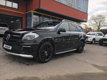 Mercedes-Benz GL 63 AMG 2013 года за 28 000 000 тг. в Алматы – фото 32