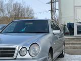 Mercedes-Benz E 240 1999 года за 3 490 000 тг. в Кокшетау – фото 2