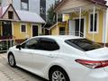 Toyota Camry 2018 года за 12 800 000 тг. в Алматы