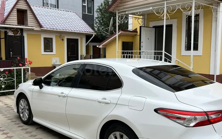 Toyota Camry 2018 года за 12 800 000 тг. в Алматы