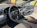 Toyota Camry 2018 года за 12 800 000 тг. в Алматы – фото 11