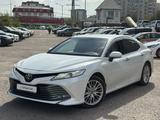 Toyota Camry 2019 года за 13 500 000 тг. в Алматы