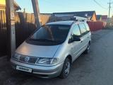 Volkswagen Sharan 1998 годаfor1 500 000 тг. в Караганда – фото 2