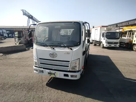 FAW  Бортовой грузовик 3 тонны длина борта 4.2 метра дизель 2022 года за 17 990 000 тг. в Алматы – фото 11