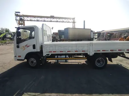 FAW  Бортовой грузовик 3 тонны длина борта 4.2 метра дизель 2022 года за 17 990 000 тг. в Алматы – фото 26