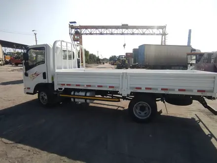 FAW  Бортовой грузовик 3 тонны длина борта 4.2 метра дизель 2022 года за 17 990 000 тг. в Алматы – фото 27