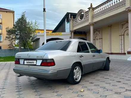 Mercedes-Benz E 220 1993 года за 2 000 000 тг. в Шымкент – фото 10