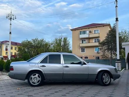 Mercedes-Benz E 220 1993 года за 2 000 000 тг. в Шымкент – фото 6