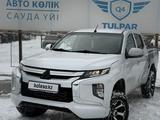 Mitsubishi L200 2020 годаfor10 600 000 тг. в Караганда