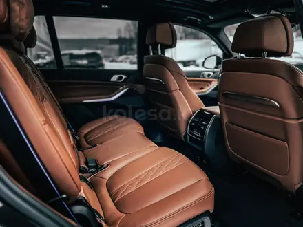 BMW X7 2022 года за 99 977 000 тг. в Алматы – фото 28