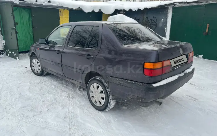 Volkswagen Vento 1993 годаfor1 250 000 тг. в Караганда