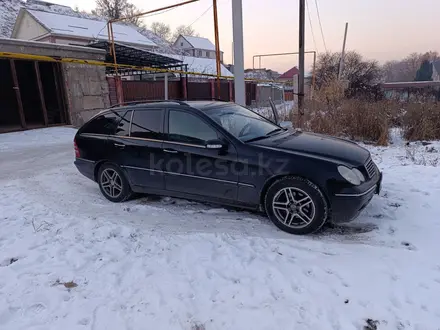 Mercedes-Benz C 200 2001 года за 3 000 000 тг. в Алматы – фото 2