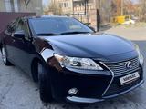 Lexus ES 300h 2014 годаүшін7 800 000 тг. в Алматы