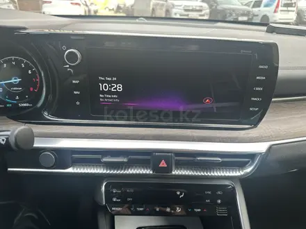 Kia K5 2022 года за 10 800 000 тг. в Астана – фото 12
