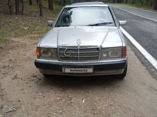 Mercedes-Benz 190, 1990