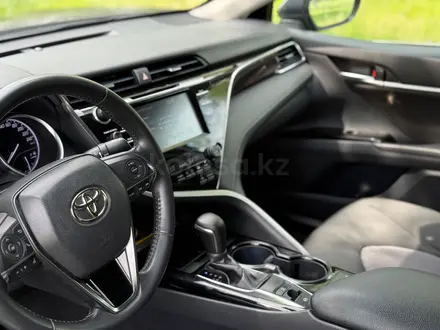 Toyota Camry 2018 года за 12 200 000 тг. в Астана – фото 10