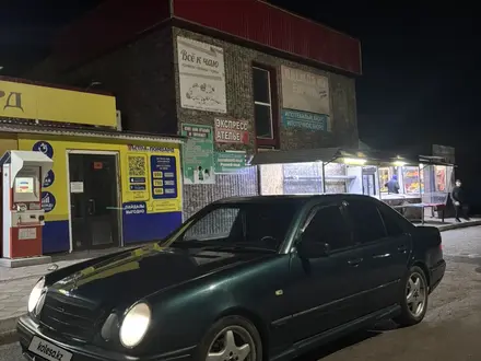 Mercedes-Benz E 230 1997 года за 800 000 тг. в Караганда