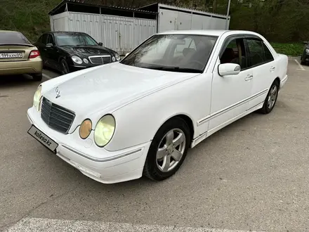 Mercedes-Benz E 320 2001 годаүшін5 000 000 тг. в Алматы – фото 2