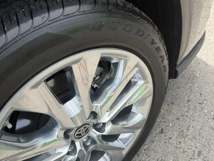 Toyota Highlander 2024 года за 31 500 000 тг. в Тараз – фото 2