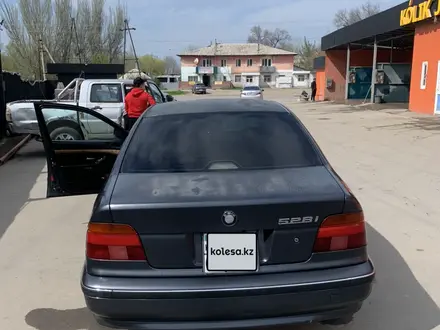 BMW 528 1997 года за 2 800 000 тг. в Алматы – фото 7