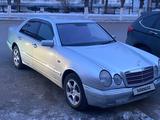 Mercedes-Benz E 320 1996 годаүшін2 800 000 тг. в Жезказган