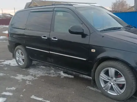 Kia Carnival 2003 года за 3 300 000 тг. в Новоишимский – фото 4