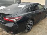 Toyota Camry 2022 года за 13 500 000 тг. в Актау – фото 3