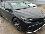 Toyota Camry 2022 года за 13 500 000 тг. в Актау – фото 2