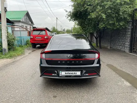 Hyundai Sonata 2019 года за 9 800 000 тг. в Алматы – фото 10