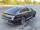 Hyundai Sonata 2022 года за 10 500 000 тг. в Костанай – фото 2