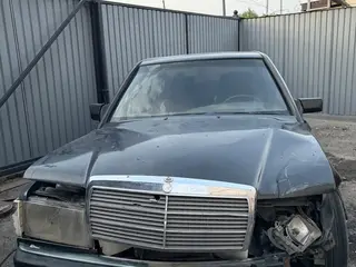 Mercedes-Benz 190