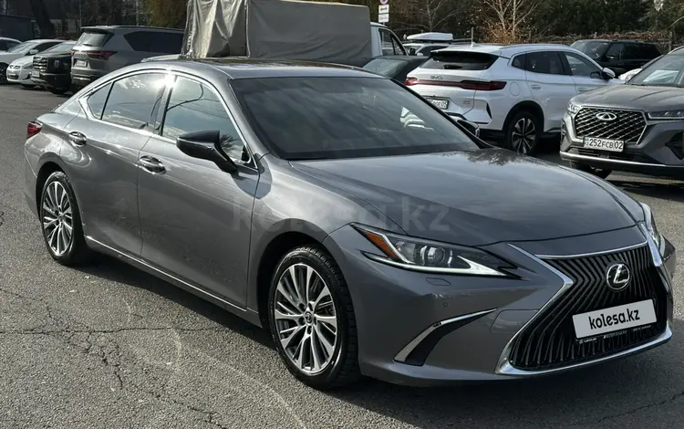 Lexus ES 250 2021 года за 22 000 000 тг. в Алматы