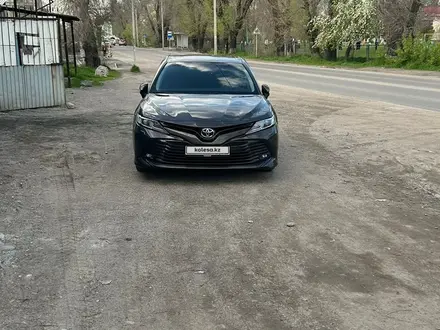 Toyota Camry 2018 года за 17 000 000 тг. в Алматы – фото 15