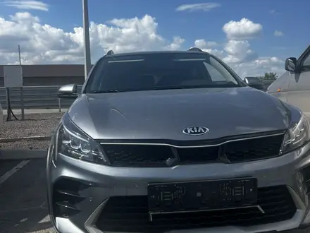 Kia Rio X-Line 2021 года за 9 000 000 тг. в Караганда – фото 2