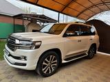 Toyota Land Cruiser 2018 годаүшін39 800 000 тг. в Уральск – фото 2