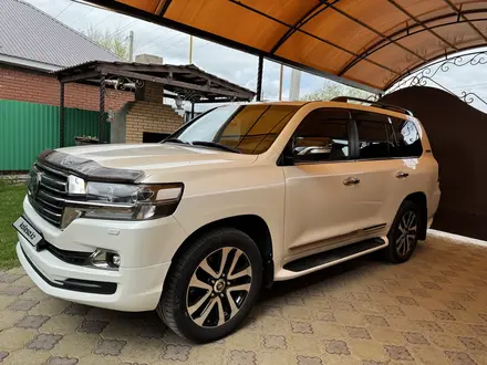 Toyota Land Cruiser 2018 года за 39 800 000 тг. в Уральск – фото 2