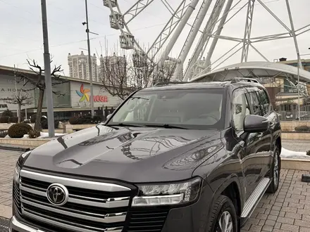 Toyota Land Cruiser 2022 года за 47 999 999 тг. в Алматы – фото 2