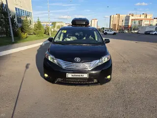 Toyota Sienna, 2016