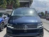 Volkswagen Multivan 2023 года за 45 500 000 тг. в Алматы
