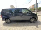 Volkswagen Multivan 2023 года за 45 500 000 тг. в Алматы – фото 2