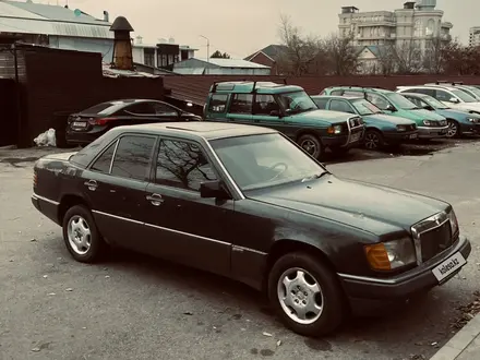 Mercedes-Benz E 300 1993 года за 2 500 000 тг. в Алматы – фото 2