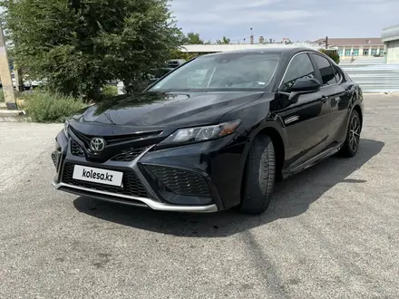 Toyota Camry 2021 года за 13 000 000 тг. в Тараз