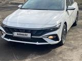 Hyundai Elantra 2024 года за 9 700 000 тг. в Алматы – фото 2