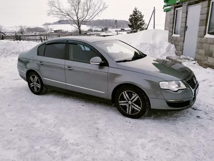 Volkswagen Passat 2005 года за 2 700 000 тг. в Астана – фото 2