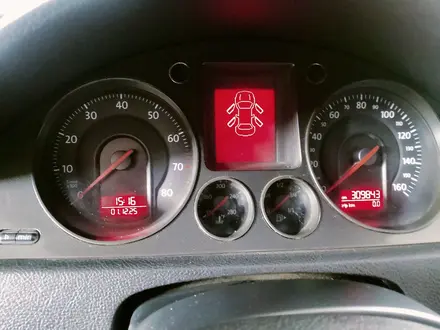 Volkswagen Passat 2005 года за 2 700 000 тг. в Астана – фото 10