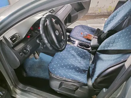 Volkswagen Passat 2005 года за 2 700 000 тг. в Астана – фото 8
