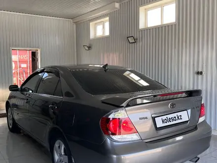 Toyota Camry 2004 года за 5 200 000 тг. в Атырау – фото 7