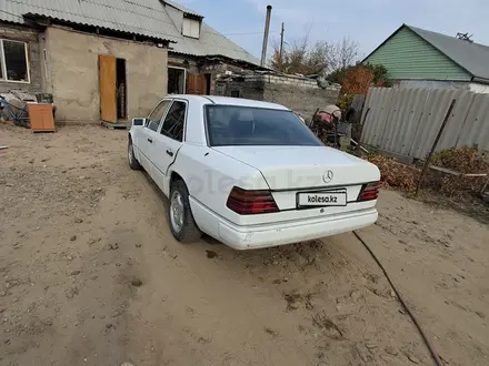 Mercedes-Benz E 200 1991 года за 1 000 000 тг. в Семей – фото 7