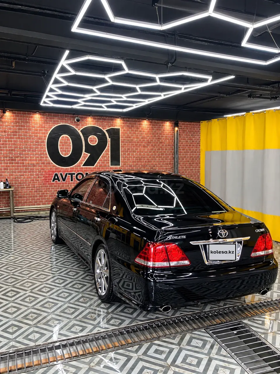 Toyota Crown, 2006